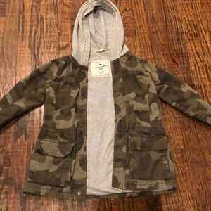 Abercrombie kids green and gray